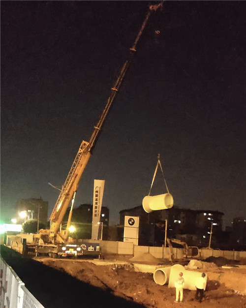 湖州市“弯臂矫正”—— 吊车的 “形变补偿” 技术