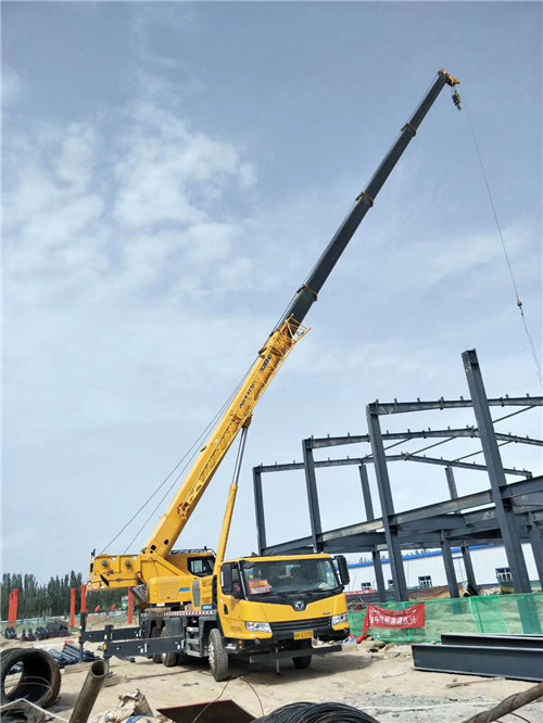 湖州市超高层建筑钢结构吊装案例
